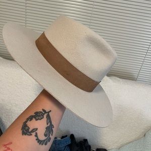 Gigi Pip Miller Hat in Ivory
